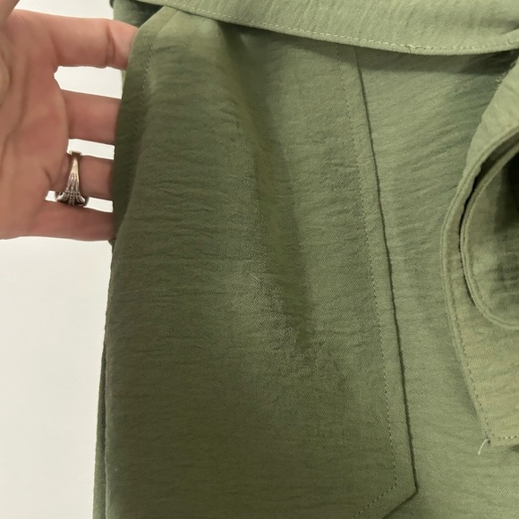 New York Clothing Company Green High-Waisted Shorts with Belt, Size S - Picture 2 of 6